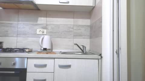 prettyjulliette online show from January 15, 2026, 1:48 pm