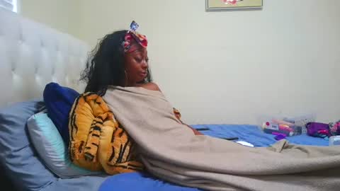 prettylondond online show from July 18, 2026, 1:48 pm