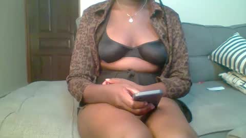 Snapshot of prettyqueen254 chatting on February 18, 2025, 12:04 am pretty queen online show from February 18, 2025, 12:04 am