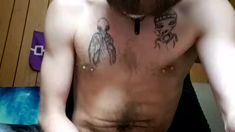 prettysolidd7 online show from February 19, 2025, 3:28 am