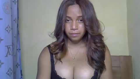 prettyy01 online show from February 12, 2026, 7:31 pm