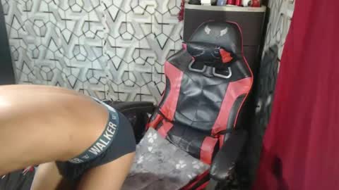 Snapshot of primohunterz chatting on November 12, 2025, 9:32 am primohunterz online show from November 12, 2025, 9:32 am