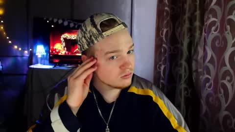 Snapshot of princ4real chatting on February 19, 2025, 9:17 am prince online show from February 19, 2025, 9:17 am