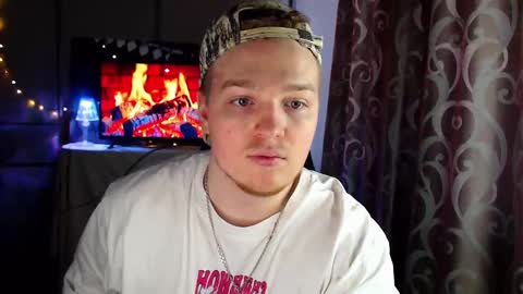 Snapshot of princ4real chatting on February 21, 2025, 11:33 am prince online show from February 21, 2025, 11:33 am