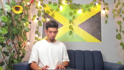 prince_arthur77 online show from November 6, 2025, 2:51 pm