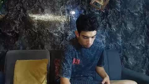 prince_arthur77 online show from January 6, 2026, 1:37 pm