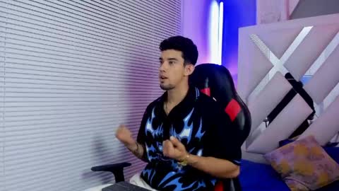 prince_arthur77 online show from May 10, 2026, 5:51 pm