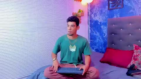 prince_arthur77 online show from May 14, 2026, 2:35 pm