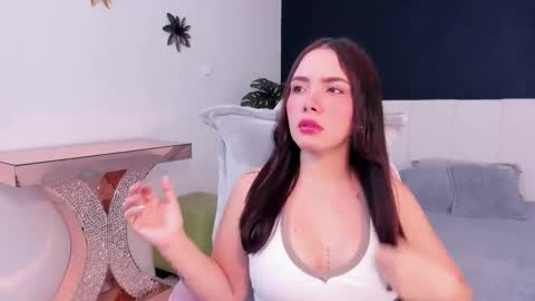 Mia online show from February 20, 2026, 12:16 pm