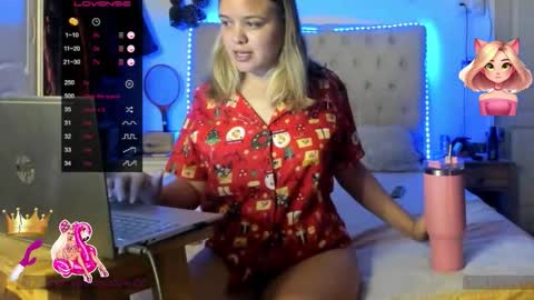 Snapshot of princesa_paris chatting on January 6, 2025, 4:02 pm Paris online show from January 6, 2025, 4:02 pm