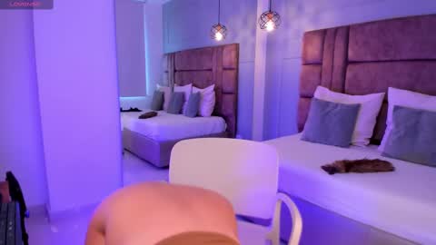 Snapshot of princesa_paris chatting on March 7, 2025, 2:34 pm Paris online show from March 7, 2025, 2:34 pm