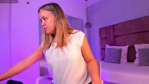 Snapshot of princesa_paris chatting on March 11, 2025, 11:33 am Paris online show from March 11, 2025, 11:33 am