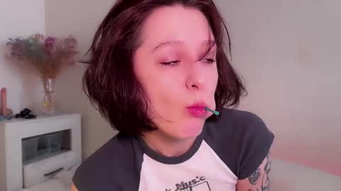 Snapshot of princess_euphoria chatting on February 18, 2025, 5:31 am Kristina online show from February 18, 2025, 5:31 am