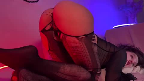 Snapshot of princess_euphoria chatting on March 6, 2025, 4:30 am Kristina online show from March 6, 2025, 4:30 am