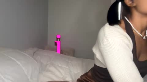 Snapshot of princessaleah chatting on December 6, 2024, 6:06 pm Princess Aleah online show from December 6, 2024, 6:06 pm