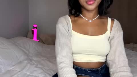 Snapshot of princessaleah chatting on December 13, 2024, 7:10 pm Princess Aleah online show from December 13, 2024, 7:10 pm