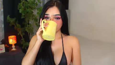 Snapshot of princesshugecumontop chatting on December 1, 2024, 5:02 pm PrincessDONT FORGET TO FOLLOW ME online show from December 1, 2024, 5:02 pm