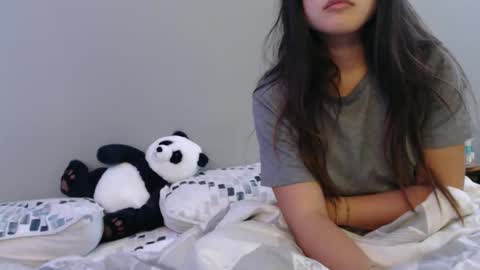 princessleenhu online show from April 19, 2026, 1:38 am