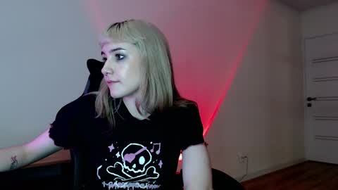 18 y.o online show from March 3, 2025, 6:01 pm