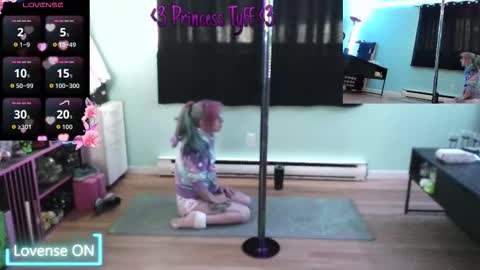 Snapshot of princesstyff chatting on February 23, 2026, 2:03 pm Tyff et Blast online show from February 23, 2026, 2:03 pm