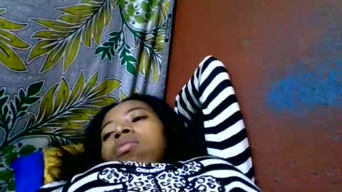 prisca880319 online show from June 18, 2026, 3:38 pm