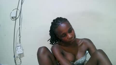 pritty_amber online show from May 11, 2026, 3:07 pm