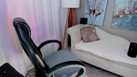 Priya Rose online show from April 15, 2026, 6:04 pm