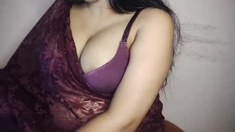 priyu_ online show from November 17, 2025, 9:26 am