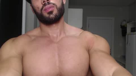 promuscles4u online show from December 18, 2024, 11:08 pm