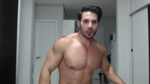 promuscles4u online show from February 28, 2025, 8:28 pm