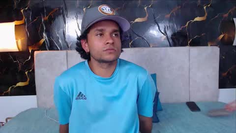 Adris  Juan online show from March 19, 2026, 2:15 am