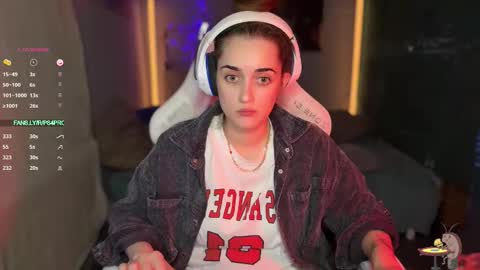 Queen of Pain online show from November 11, 2025, 8:42 pm