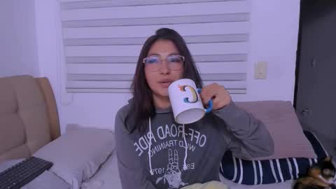 Mara online show from December 1, 2025, 5:23 am