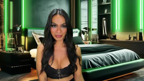 Snapshot of psychiq chatting on December 5, 2024, 3:39 pm psychiq online show from December 5, 2024, 3:39 pm