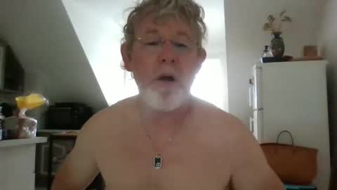 Snapshot of ptitrouquin chatting on September 17, 2025, 7:10 am ptitrouquin online show from September 17, 2025, 7:10 am