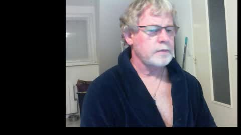 Snapshot of ptitrouquin chatting on October 29, 2025, 7:04 pm ptitrouquin online show from October 29, 2025, 7:04 pm