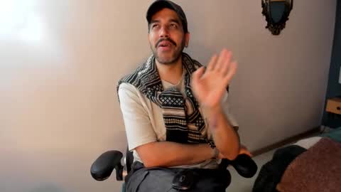 Snapshot of puch16 chatting on February 9, 2026, 3:49 pm Diego online show from February 9, 2026, 3:49 pm