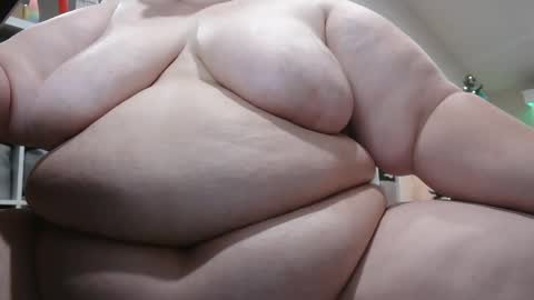 Snapshot of pugglelover chatting on December 2, 2024, 11:56 am Puggie - online show from December 2, 2024, 11:56 am