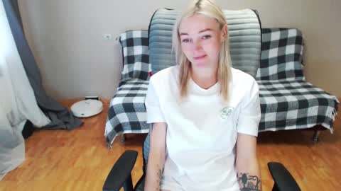 Polly online show from October 5, 2025, 4:44 am