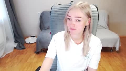 Polly online show from October 13, 2025, 4:34 am