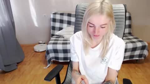 Polly online show from March 31, 2026, 4:02 am