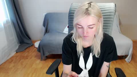 Polly online show from June 24, 2026, 5:06 am