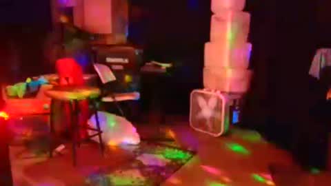 punkrunr083 online show from September 17, 2025, 8:49 am