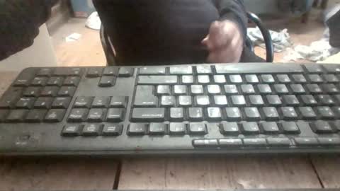 pup_y online show from October 31, 2025, 8:04 am