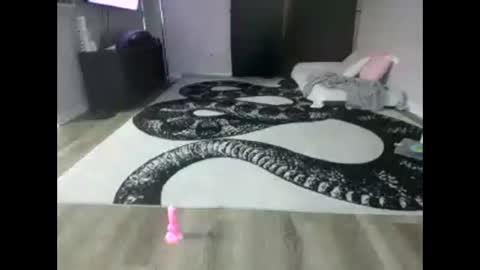 Puppynubiss online show from November 6, 2025, 2:01 am