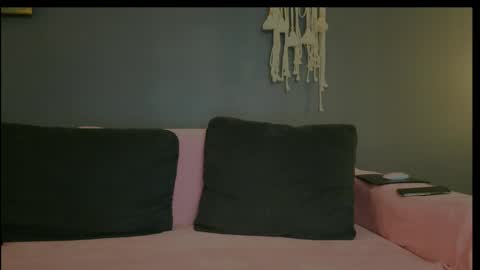 Isabelle online show from April 22, 2026, 5:36 pm