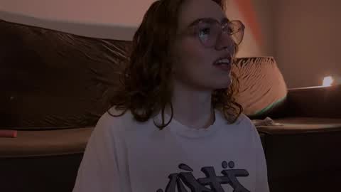 Snapshot of purity_ring chatting on January 6, 2025, 9:22 pm Marie online show from January 6, 2025, 9:22 pm