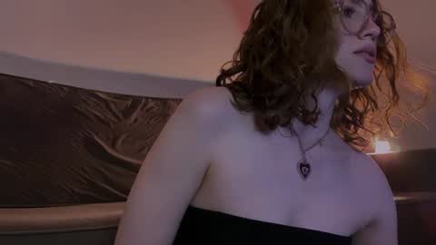 Snapshot of purity_ring chatting on January 23, 2025, 11:58 pm Marie online show from January 23, 2025, 11:58 pm