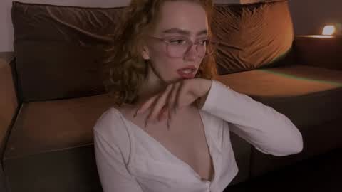 Snapshot of purity_ring chatting on February 8, 2025, 2:04 am Marie online show from February 8, 2025, 2:04 am