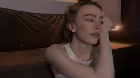 Snapshot of purity_ring chatting on February 12, 2025, 11:51 pm Marie online show from February 12, 2025, 11:51 pm